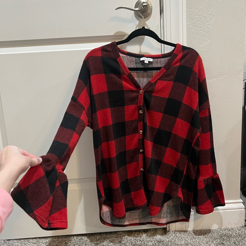 Lightweight Soft Flowy Lumberjack Plaid Fall Flannel Classic Black and Red